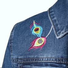 Load image into Gallery viewer, Embroidered Peacock Lyon Blue Denim Jacket M