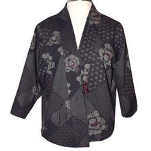 Load image into Gallery viewer, Stunning Handcrafted Deep Purple Print Japanese Cotton Kimono Jacket