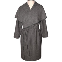 Load image into Gallery viewer, Pewter and Black Houndstooth Lightweight Italian Wool Wrap Coat
